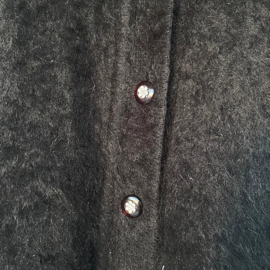 Misiu svart ”fluffig” kofta med fina knappar - 90