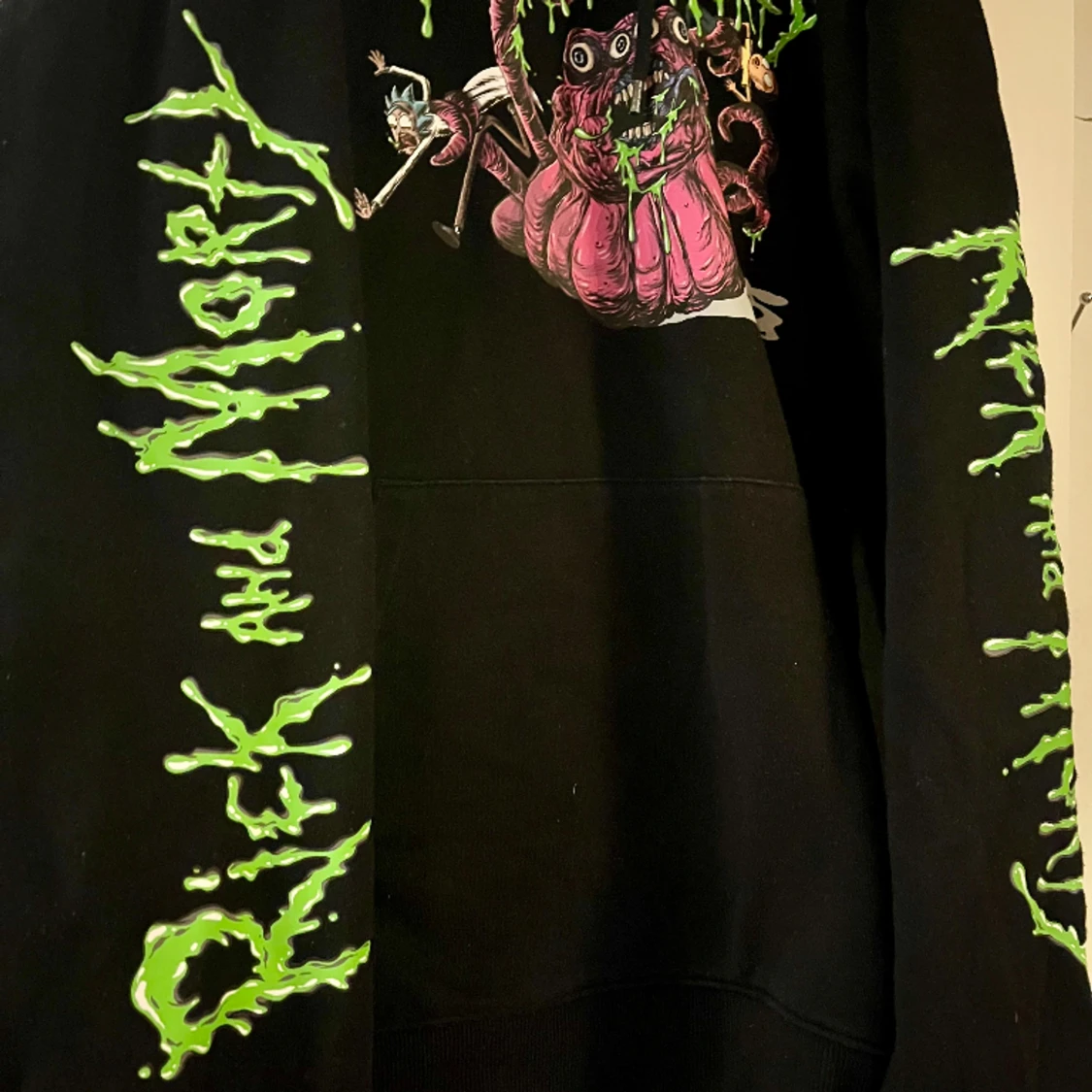 Rick and Morty hoodie - 90