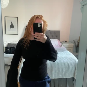 Tröja - Ursnygg tröja med utsvängda armar💕