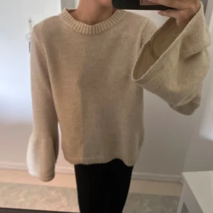 Stickad tröja - Stickad tröja