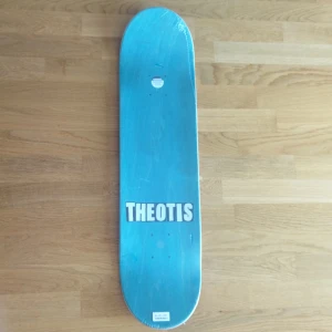 Skateboard utan hjul - Brädda utan hjul,  inte öppnad. Orginal pris ca 1000kr. 