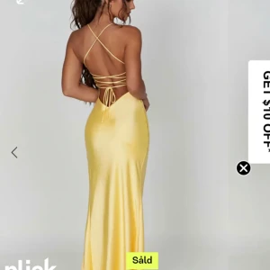 Balklänning  - Säljer denna jättefina balklänningen men tyvärr passade den inte mej. Den är endast testad😗💕(lånade bilder från hon jag köpte från, skriv för egna)🙌❤️‍🔥