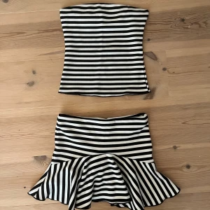 Zara sett - Skitsnyggt sett från zara. Endast använt en gång❤️ Båda delarna S! Tryck gärna på köp nu så postar jag samma dag☺️