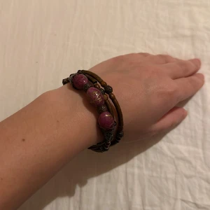 Armband  - Knappt använd så vill ge den en ny ägare.