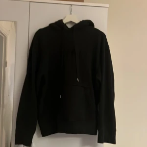 Levis hoddie  - Storlek S. Levis hoodie. Svart. 