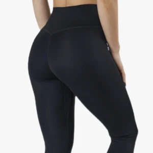 Nike träningstights - Svarta Nike dri-fit one träningstights i storlek s, i ett skönt luftigt material. De är i mycket bra skick och endast använda ett fåtal gånger!☺️