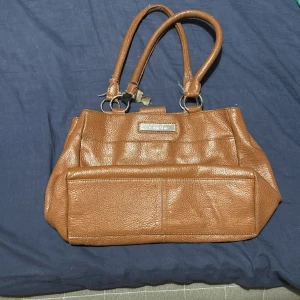 Calvin Klein vöska - Jätte fin vintige väska men original pris 1500kr