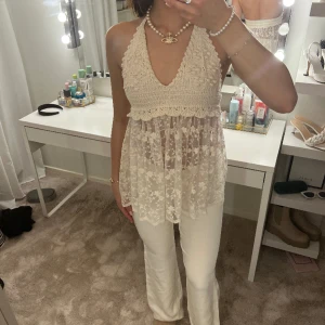 Virkad topp från Zara - Aldrig använd då jag intr tycker den passar mig alls, men superfin och inga defekter. 