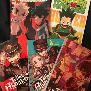 Manga - Manga böcker som är i nyskick och aldrig lästs ur. Böckerna på andra bilden kostade 229 kr/st som nytt och säljs nu för 120 kr/st och de andra på sista bilden kostar 75 kr/st. Meddela mig om vilka du vill köpa innan du trycker på köp nu!! 