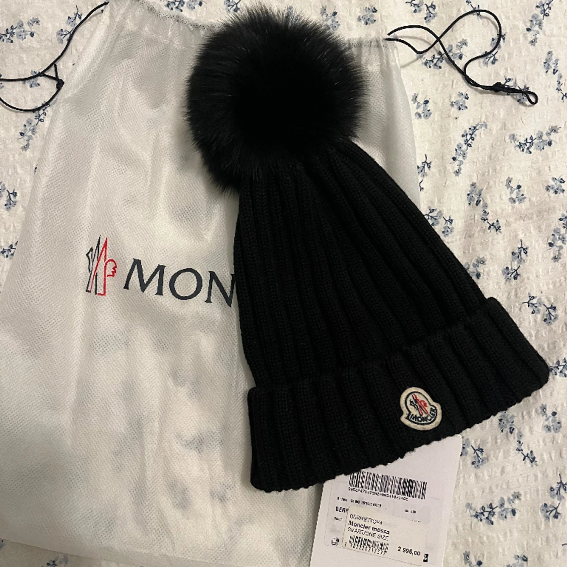 Moncler mössa