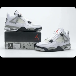 Nike Jordan skor  - Använda 2 gånger  Finns låda och taggar   helt rena 