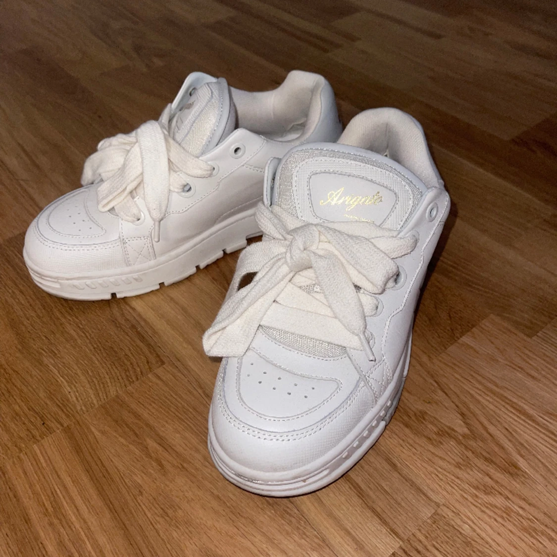 Axel Arigato skor  - 90