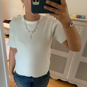 Stickad t shirt - Så fin stickad t shirt 🌸