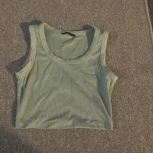 Grönt linne - Super fint linne från shein, st 36 använd 1 gång!