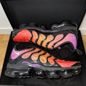 Nike Vapormax Plus helt nya  - Vapormax Plus helt nya aldrig använda. Storlek 42,5