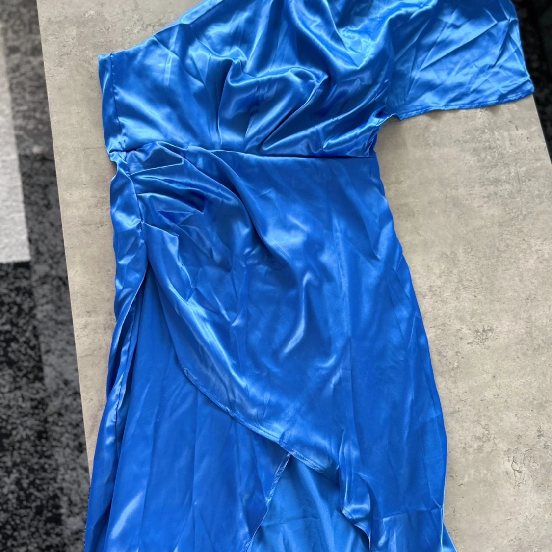 Elegant sidenklänning - 92