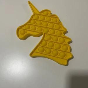 Unicorn pop it - Unicorn pop it köpt för 80kr, pris 30kr! Bra skick !  Dma mej om du är intresserad! 😊