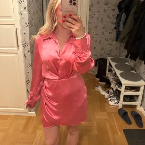 Klänning  - Klänning från zara använd ex antal gånger 