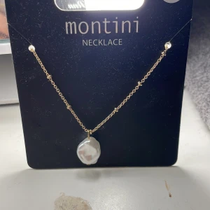 Halsband - Ett gullligt litet hals band från ur&penn, inte andvänt någon gång, skriv privat om mer information 💗