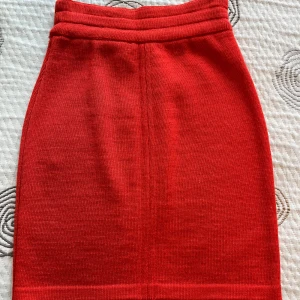 Anna Holtblad - Röd Kjol Nyskick  - Fint och som ny. 