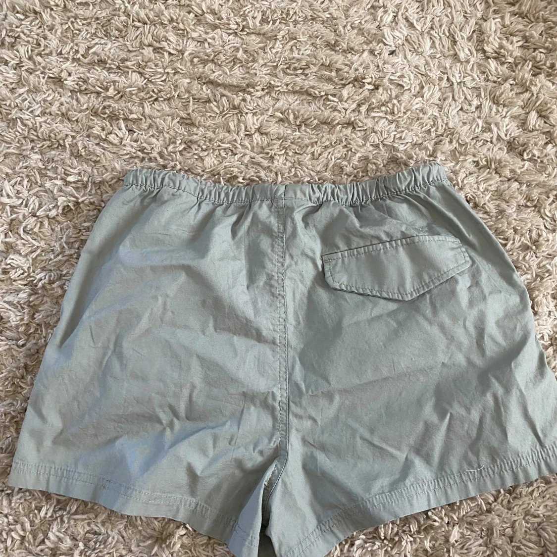 Grå shorts från Divided - 90