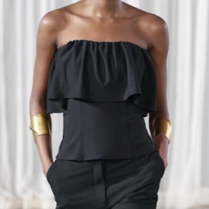 Zara topp - Så fin zara topp som jag inte får användning av, inga defekter❤️ (spegeln som är dammig)