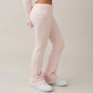 Mjukisbyxor - Fina byxor från Gina tricot nyskick storlek 170 säljs för 180 eller byte mot samma byxor i mindre storlek 