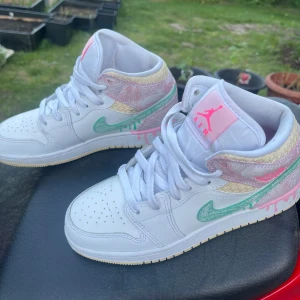 Nike Jordan - Unika Jordans!  Superfint skick!  Skorna kostar över 2500:- i nypris. Låda finns! 