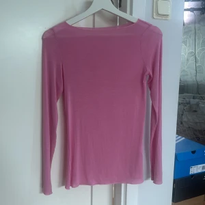 rosa intimissimi tröja - säljer nu min favvo tröja då den aldrig används längre, knappt använd i superfint skick🩷🎀