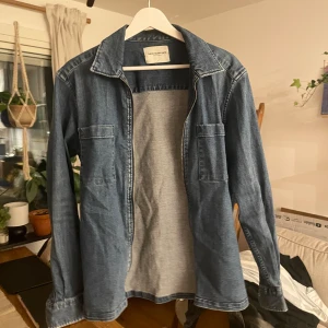 These glory days jeansjacka - Inga defekter. Bra kvalitet För mått, tveka inte att höra av er 😇  