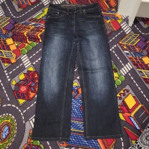 Baggy y2k jeans - Oanvända jeans som är helt nya, skriv om ni vill ha mer bilder av byxorna ❤️❤️