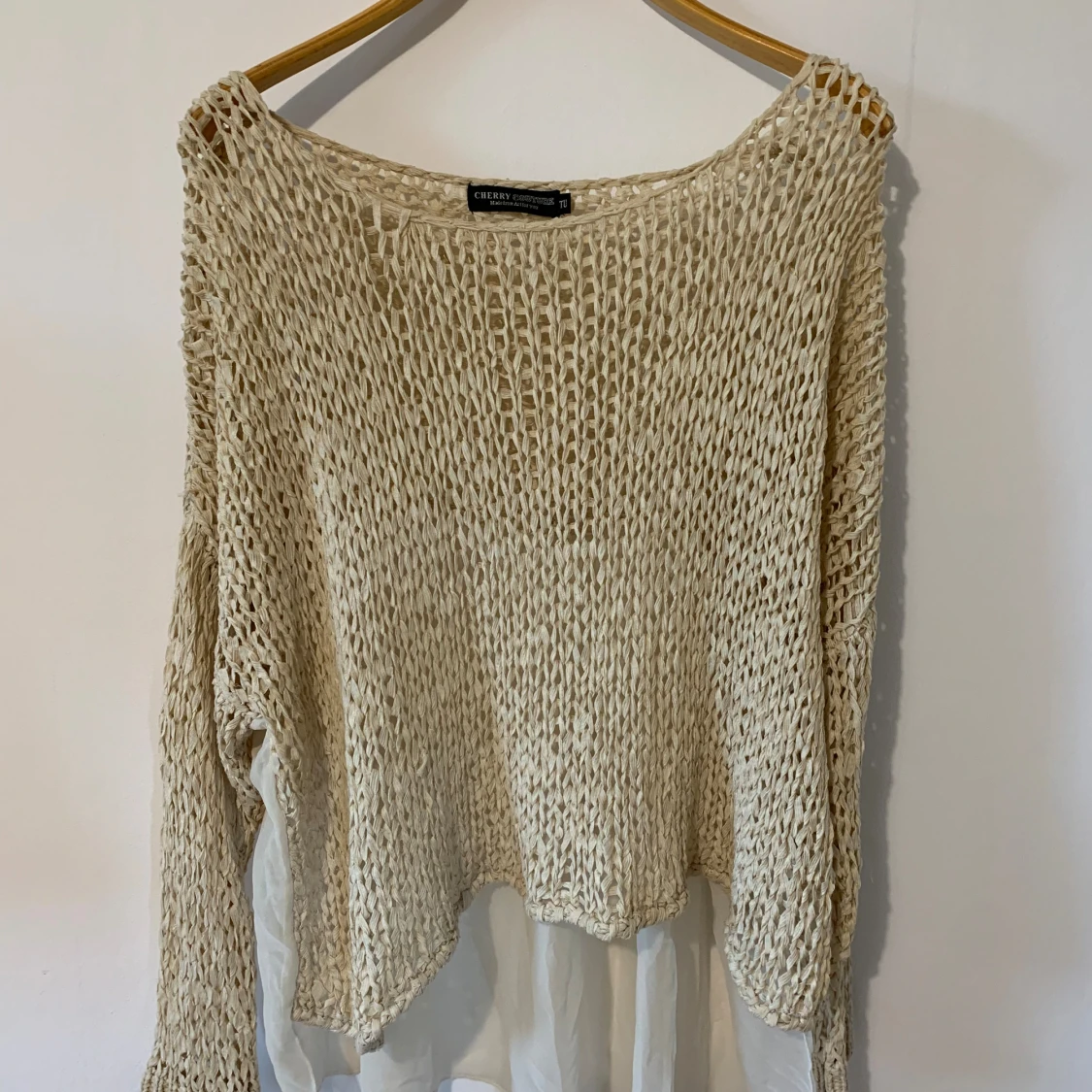 Cherry Couture Made from Art for you beige tröja, stl onesize