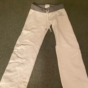 Vintage mjukisbyxor  - Synbart använda eftersom det är mina mammas gamla sen hon var liten, såklart ny tvättade, priset går såklart att diskutera!❤️