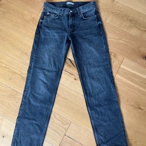 Lågmidjade jeans - Använda flera gånger. Bra skick! Jättesnygga