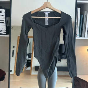 Zara body - Aldrig använd body från Zara  Köpt från Zarabutik i Sydney förra året 