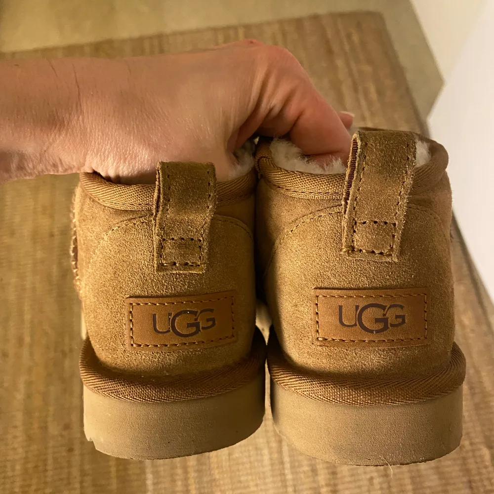 Nästan oanvända uggs ultra mini i färgen chestnut. . Skor.