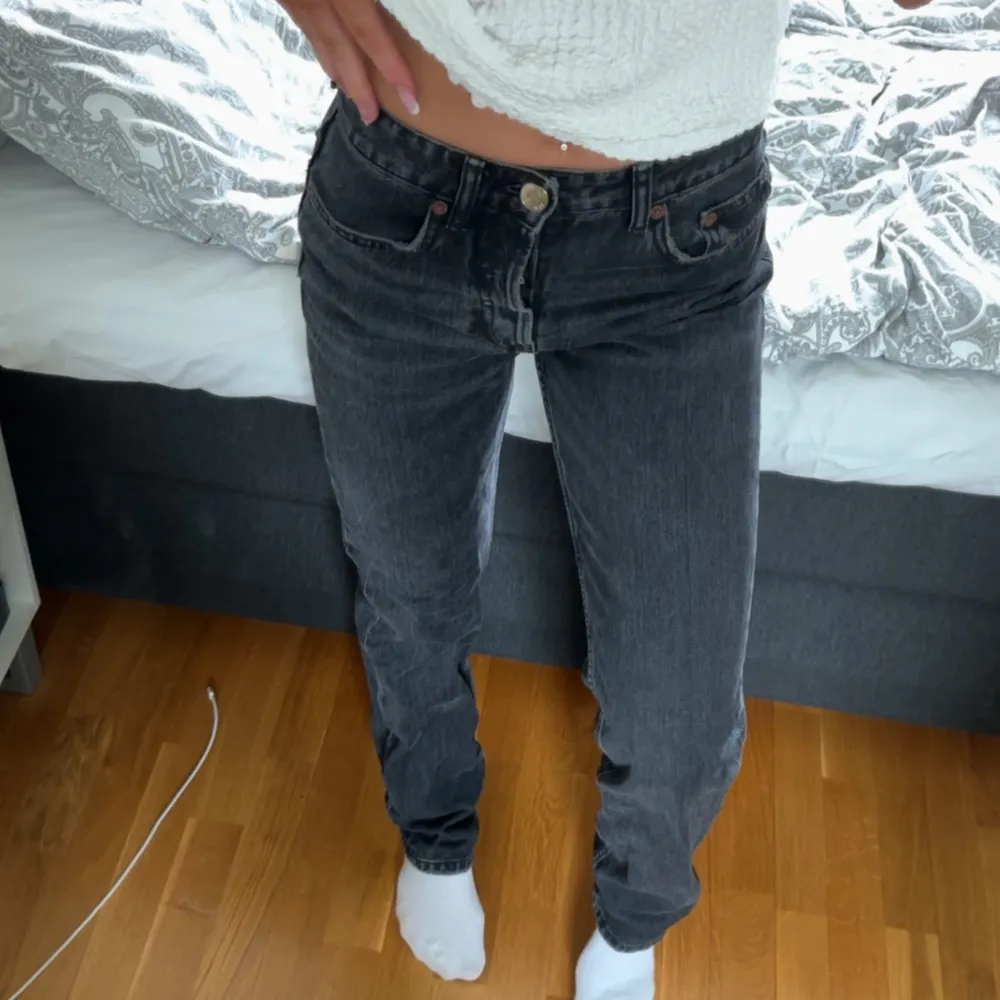 slutsålda jeans, väldigt fin kvalitet för närmre bilder kontakta mig privat! ge prisförslag!🩷. Jeans & Byxor.