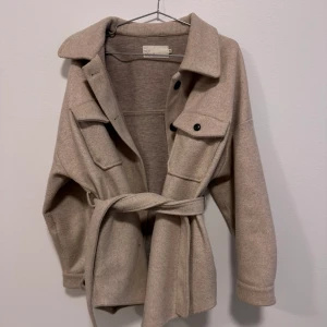 Jacka från NLY trend - Lite nopprig är den, men annars fint skick 