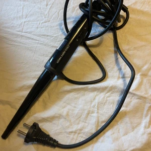 Björn Axén locktång  - Locktång från Björn Axen.  Aldrig använd, har några få repor från förvaring.   Har ej prislapp kvar, kommer med värmehandske för fingrarna. 