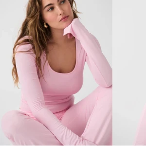 Rosa topp - Säljer denna från gina, använd 2 gånger, säljer pga fel storlek💕