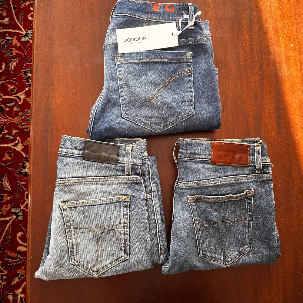 Två par Tiger Of Sweden Jeans och ett par dondup jeans i George modellen! Gå in i profilen för ytterligare information!. Jeans & Byxor.