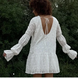 Studentklänning  - Superfin klänning från nakd! Helt slutsåld på hemsidan🩷Storlek 34