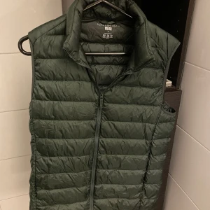 Uniqlo väst - Bra skick, storlek M
