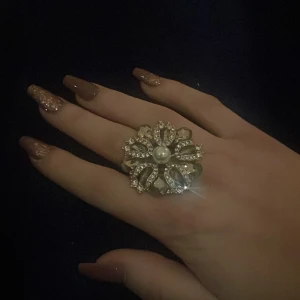 Caroline svedbom ring  - Använd fåtal gånger men säljer för bra pris 