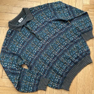 Missoni sport stickad rugby - Vintage Missoni sport stickad rugby tröja, super fin och fantastisk kvalite, jättefint gammalt italienskt märke, storlek XL, skriv för fler bilder eller mått