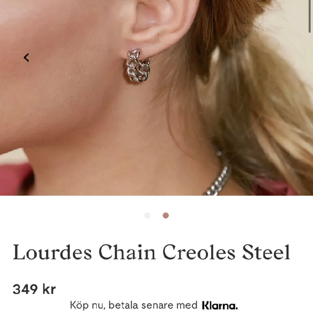 Edblad örhängen i silver använd fåtal gånger, så i jättebra skick. Köpta för 349kr. Accessoarer.