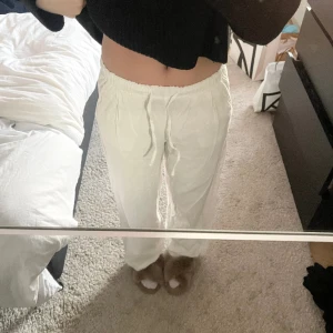 linnebyxor  - vita linnebyxor från berska