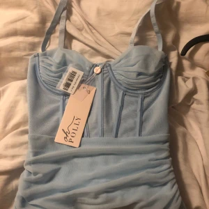 Oh polly klänning - Superfin och oanvänd oh plllh klänning❤️nypriset ~890kr💗Hör av er om ni undrar något❤️❤️PRIS KAN SJÄLVKLART DISKUTERAS🍭