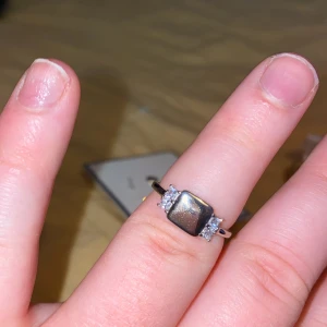 Ringar - Äkta silver ringar. Små till storleken så passar perfekt till lill och ring fingret❤️