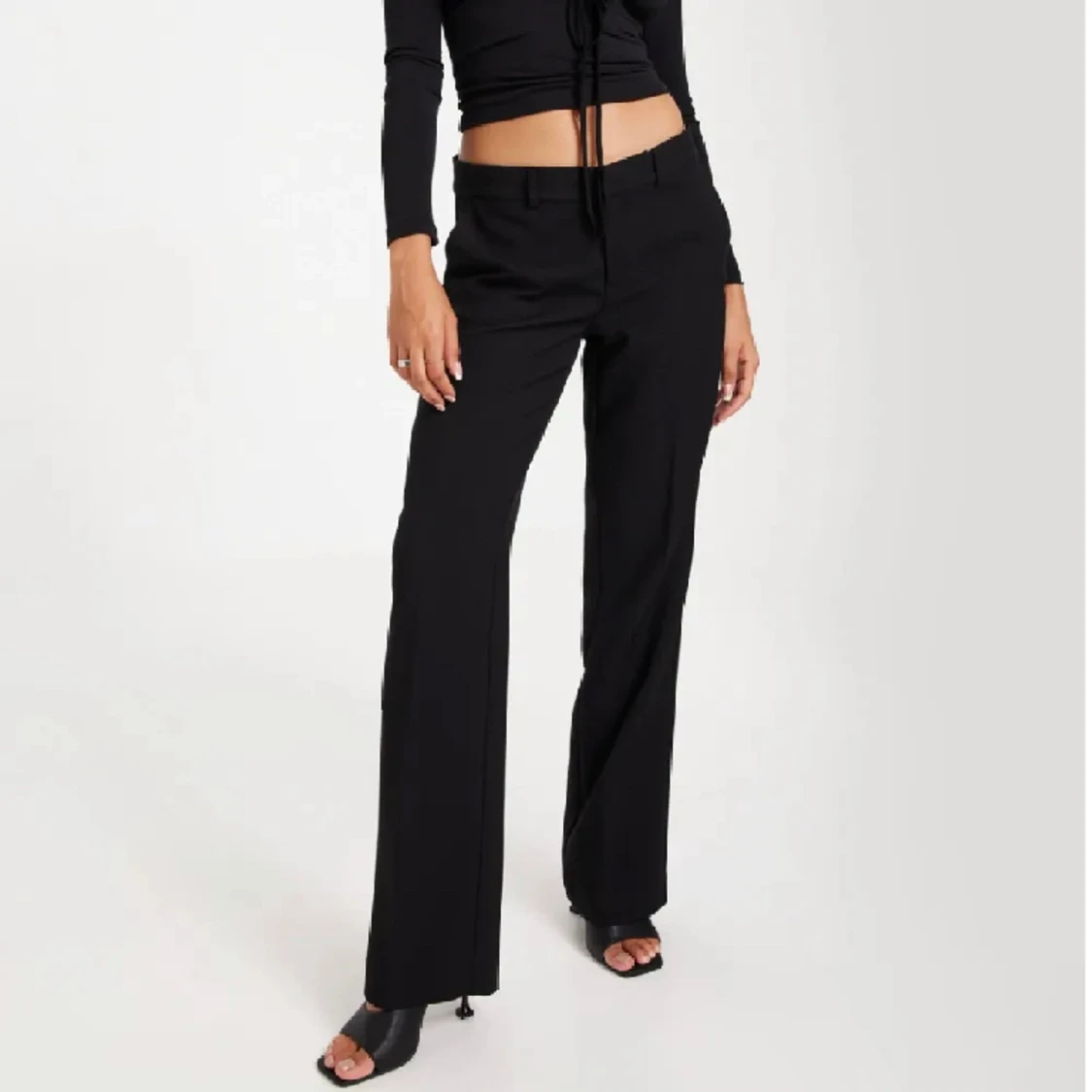 Lågmidjade kostymbyxor Nelly